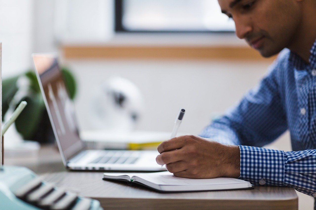 Melhores cursos técnicos (EAD e presencial) para quem quer mudar de carreira