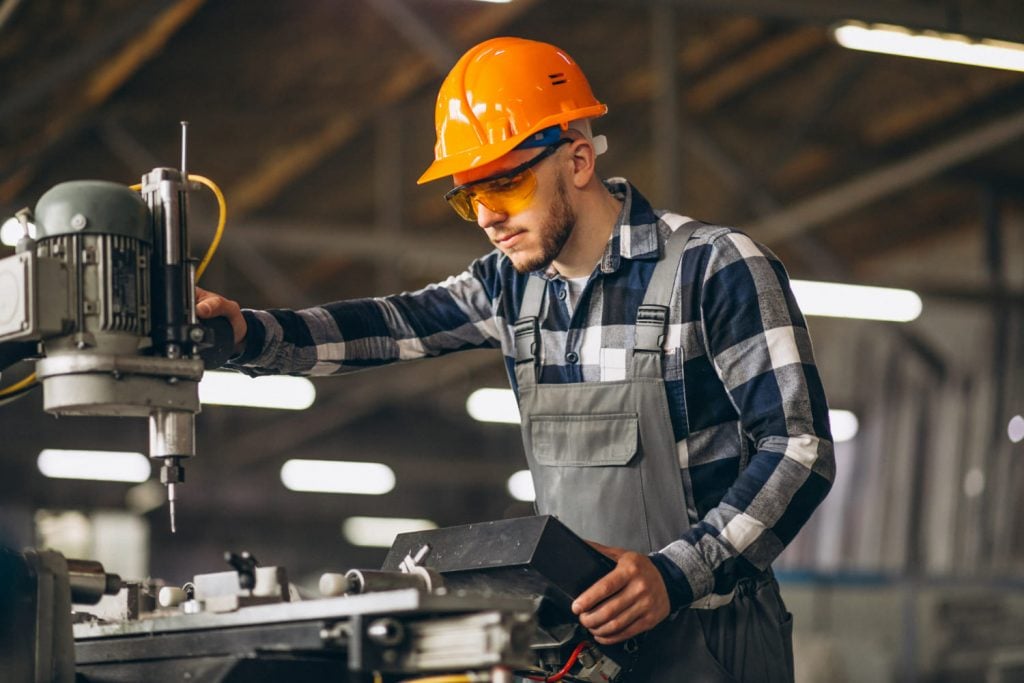 Quanto ganha um auxiliar de produção? | Tudo sobre cursos técnicos