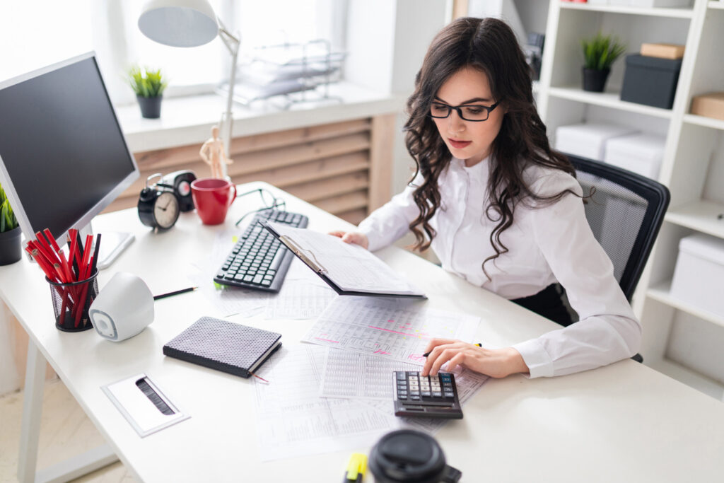 O que faz um auxiliar financeiro? Clique aqui e descubra! | Tudo sobre ...