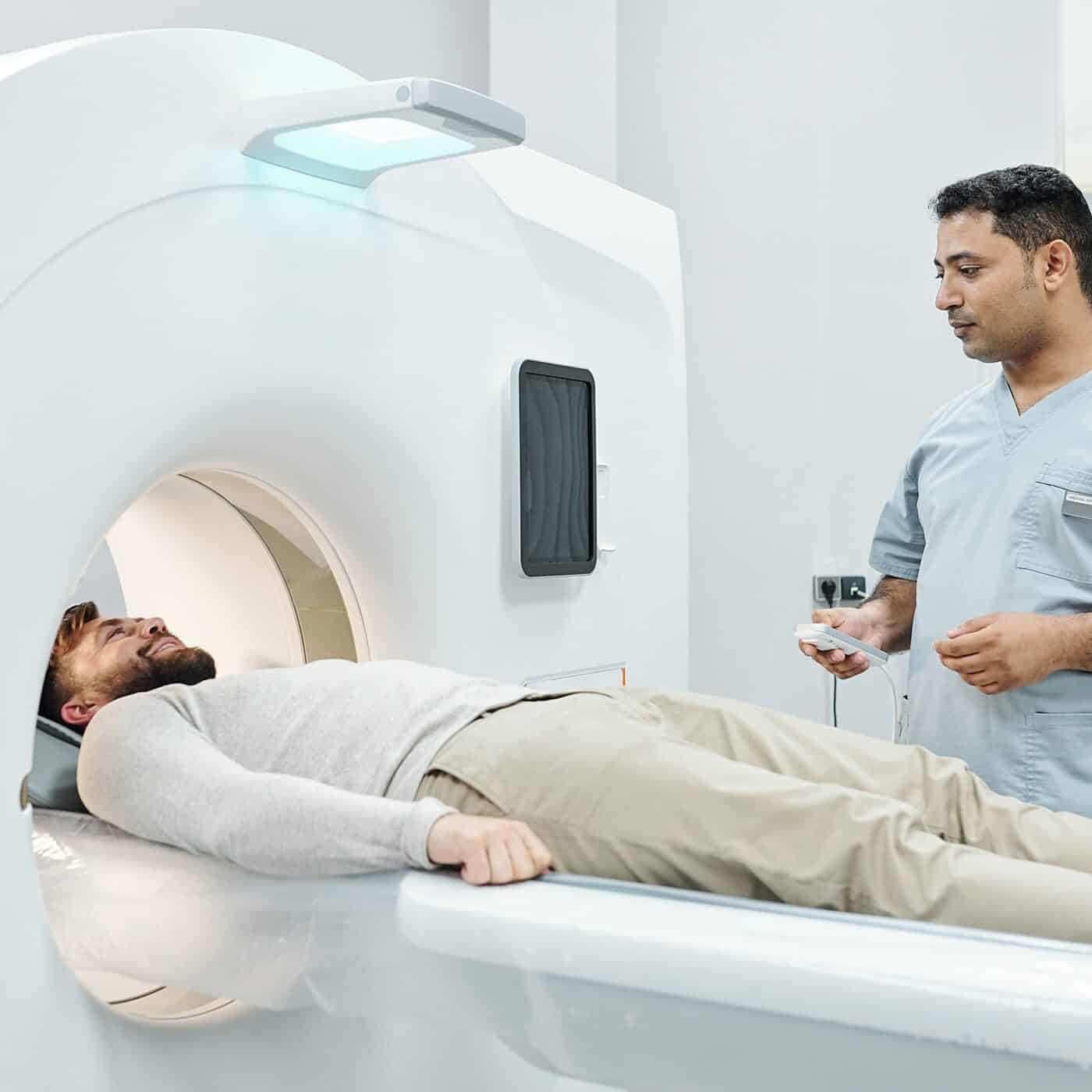 Entenda o que é e qual a importância do profissional de Radiologia