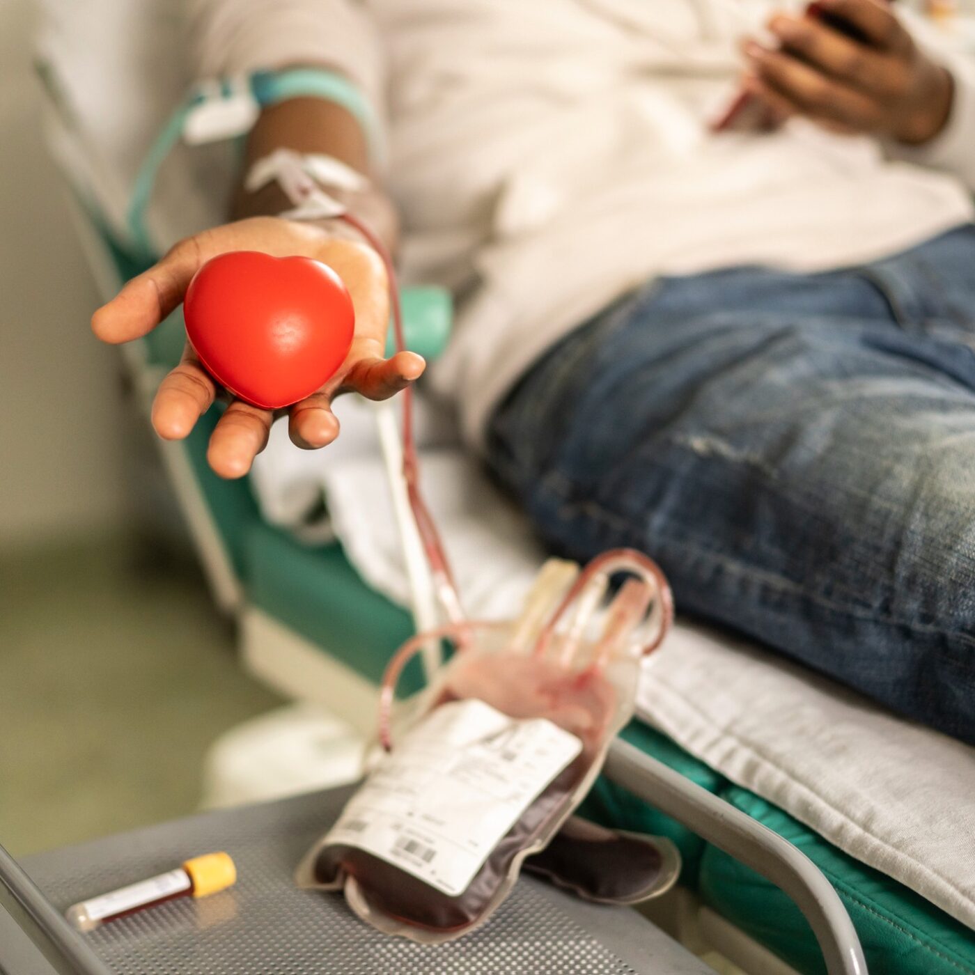 Junho Vermelho: o que saber para ser um doador de sangue e salvar vidas